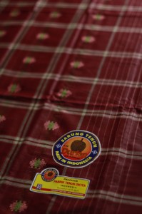 Sarung Durian Motif Kotak-kotak Dibuka