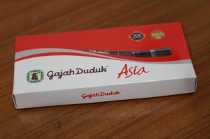 Sarung Gajah Duduk Asia Kotak-kotak Kemasan